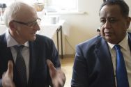Prof. Włodzimierz Godlewski, director of a PCMA mission in Old Dongola (Sudan) in conversation with the Sudanese Minister of Foreign Affairs, Ibrahim Ghandour during a meeting in the Institute of Archaeology, University of Warsaw