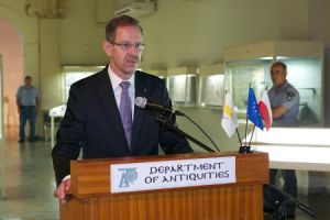 Rector of the University of Warsaw, Prof. Marcin Pałys, at the opening of the exhibition