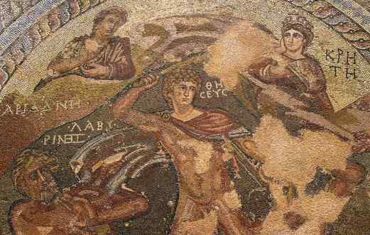 Nea Pafos. Przedstawienie Tezeusza w labiryncie na mozaice z rzymskiej willi